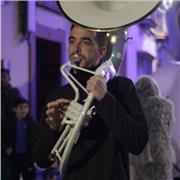 Profesor de iniciación en instrumentación de Tuba